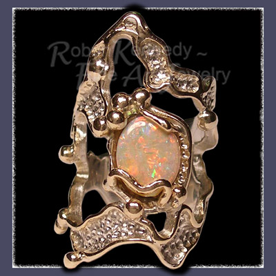 18 Karat Green Gold, One-of-a-Kind  Celtic Knot Ring Imaga
